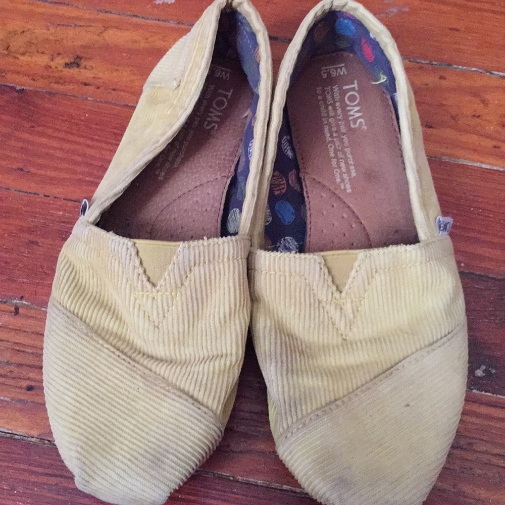 Cutie mustard yellow ribbed Toms